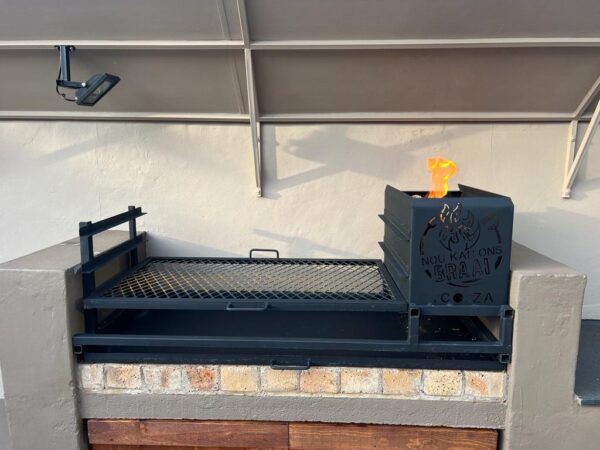 Custom braai insert with ash tray