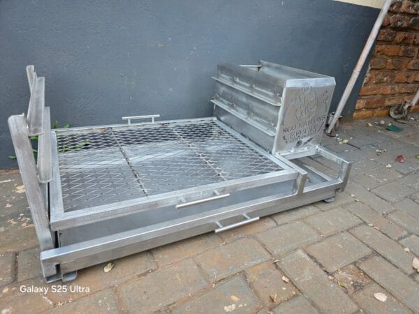 304 Stainless steel braai insert with ember maker - Image 3