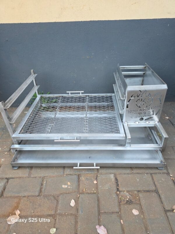 304 Stainless steel braai insert with ember maker - Image 2